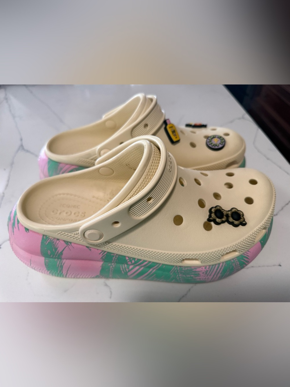 Crocs Classic Crush Spring Break
Clog Women's Size 10